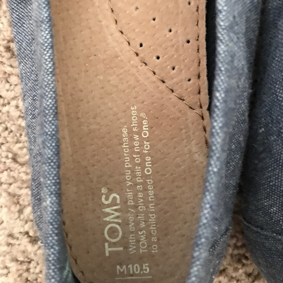TOMS - Picture 4 of 4
